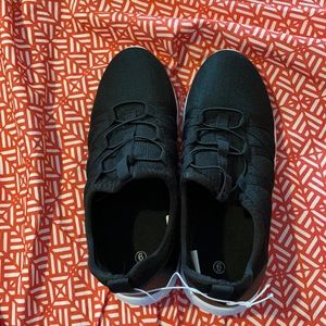 5 FOR 25 or 3 FOR 20 Zone pro athletic shoes